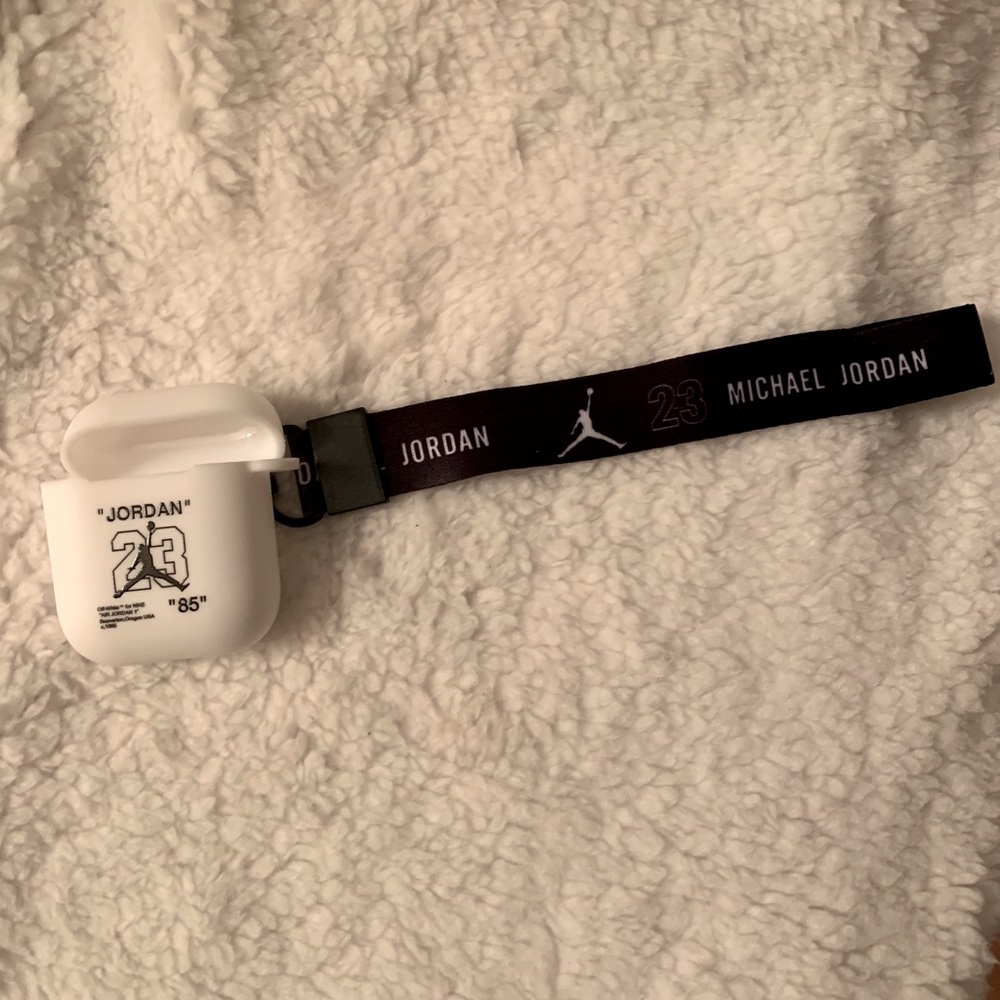 Nike OFF-WHITE Airpod case Air Jordan keychain W